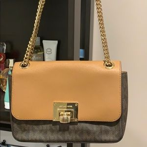 Michael kors hand bag